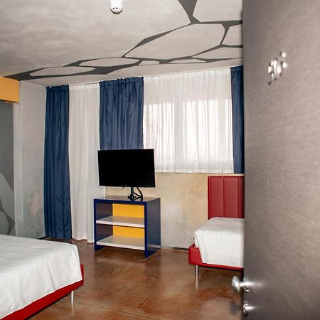 K Modern Hotel Peschiera del Garda Esterno foto