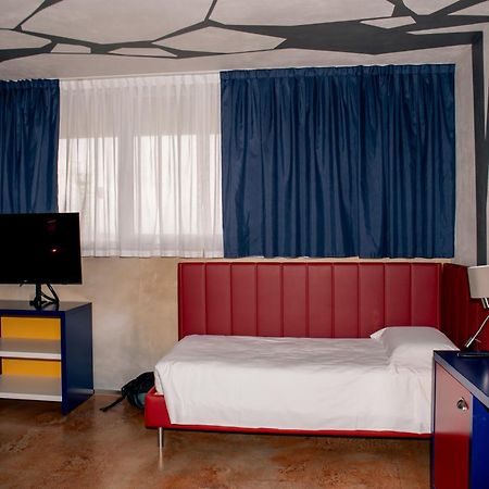 K Modern Hotel Peschiera del Garda Esterno foto