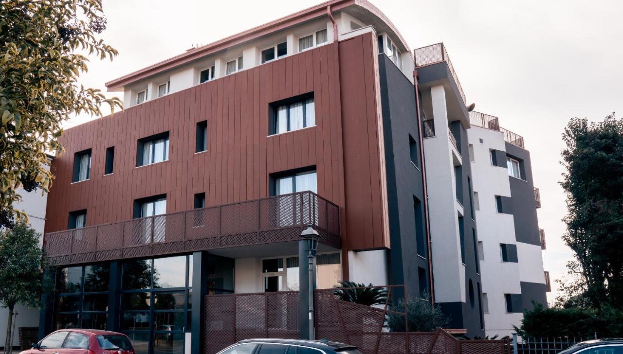 K Modern Hotel Peschiera del Garda Esterno foto