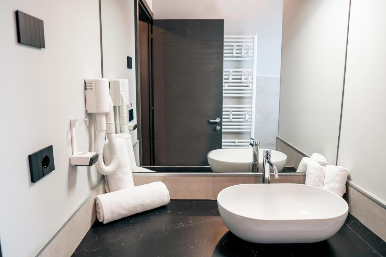 K Modern Hotel Peschiera del Garda Esterno foto