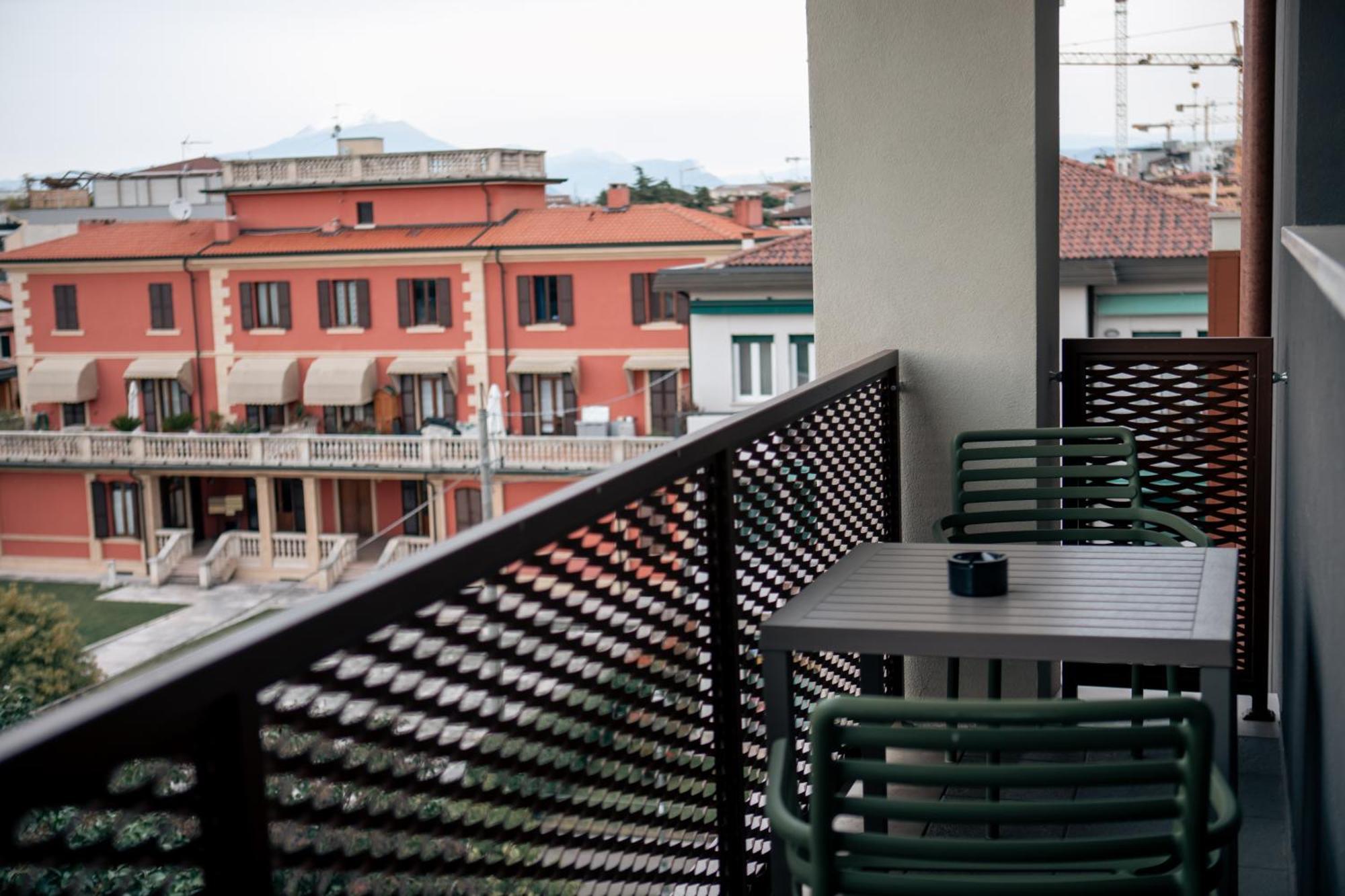 K Modern Hotel Peschiera del Garda Esterno foto